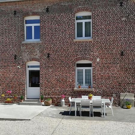Au Coeur De L'Enclave Bed & Breakfast Moeuvres Exterior photo